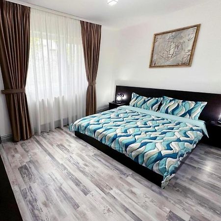 Comfort Apartment Targoviste Exterior photo